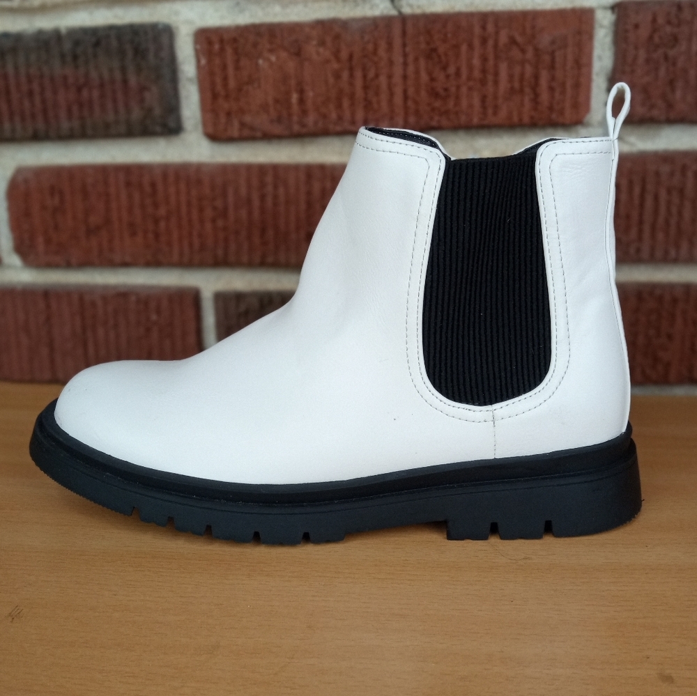 NWOT Open Edit 'Tiana' Vegan Leather Lug Sole Chelsea Boots in White Sz. 4